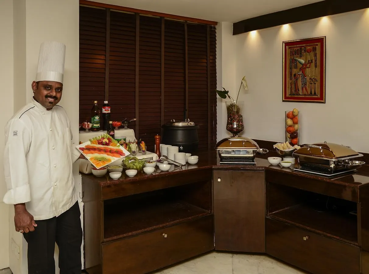Sterling Agra Hotel Agra  3*, Agra (Uttar Pradesh)